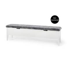 Klinte bänk 160 cm vitlack med äkta fårskinn