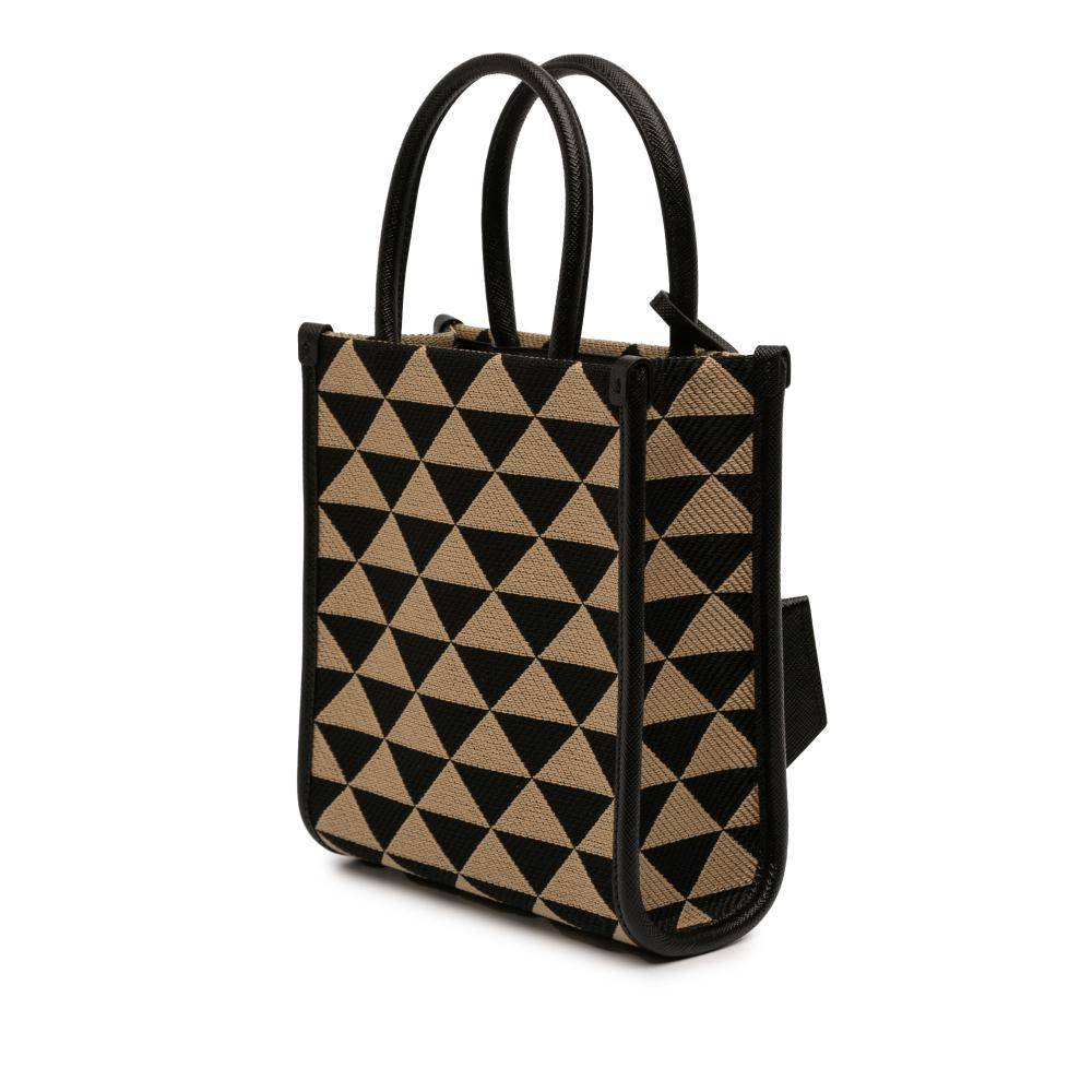 Prada Vintage Prada Handbag L 19cm x W 17.50cm x D 7.50cm - Håndtasker hos Magasin.