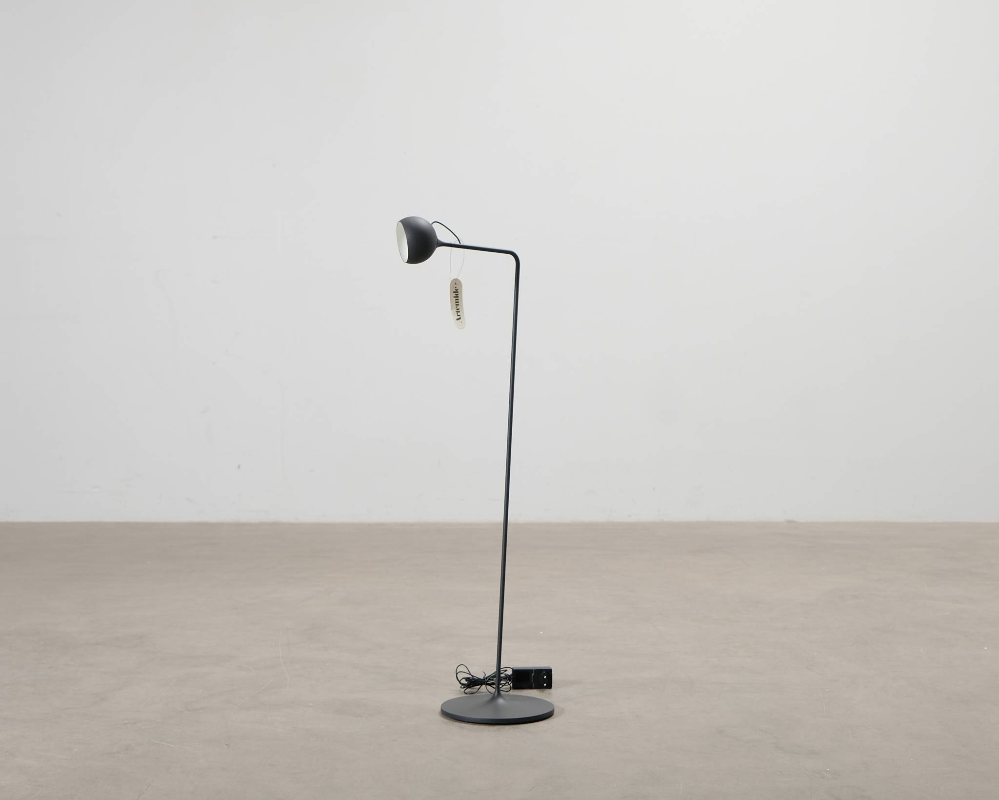 Artemide Ixa golvlampa antracit