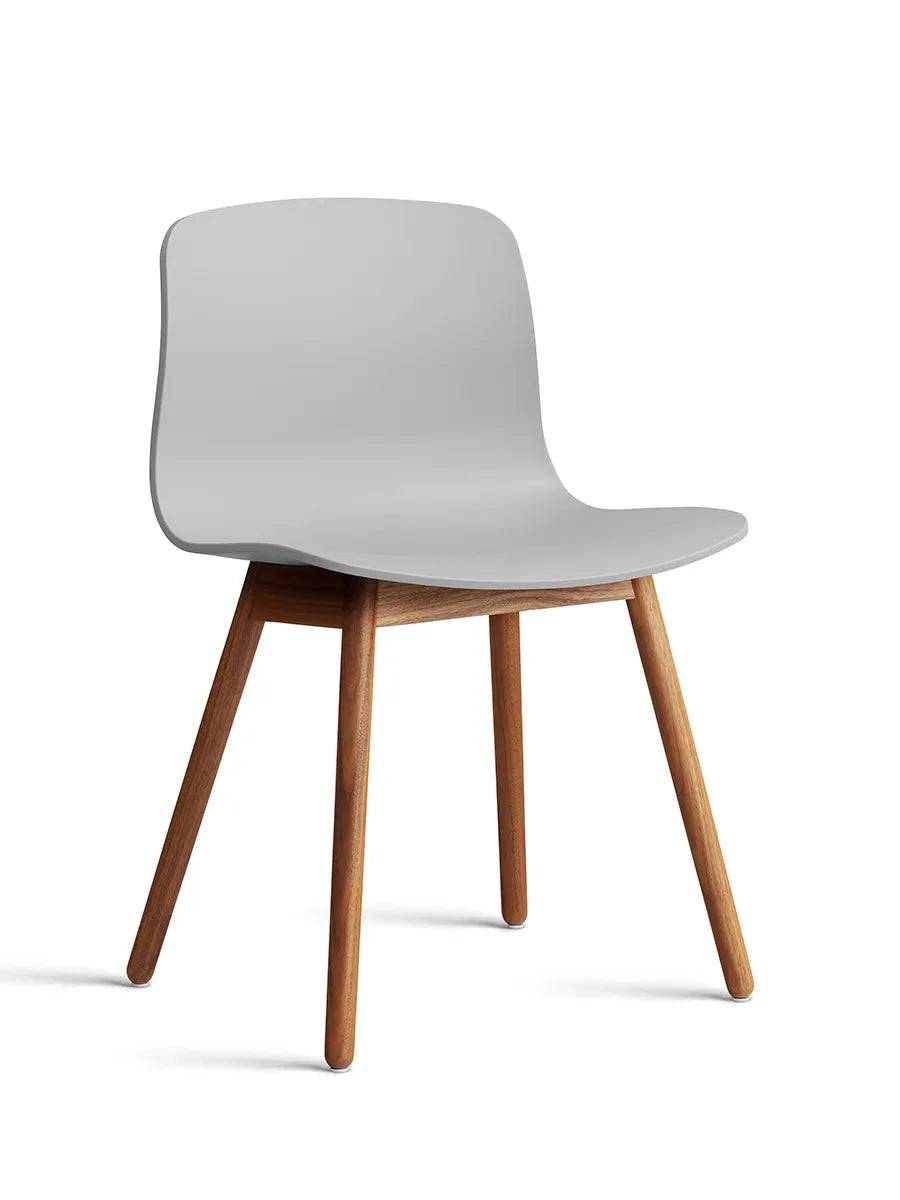 About a Chair AAC12 fra Hay Concrete grey / Lakeret valnød - Jacobsen Plus
