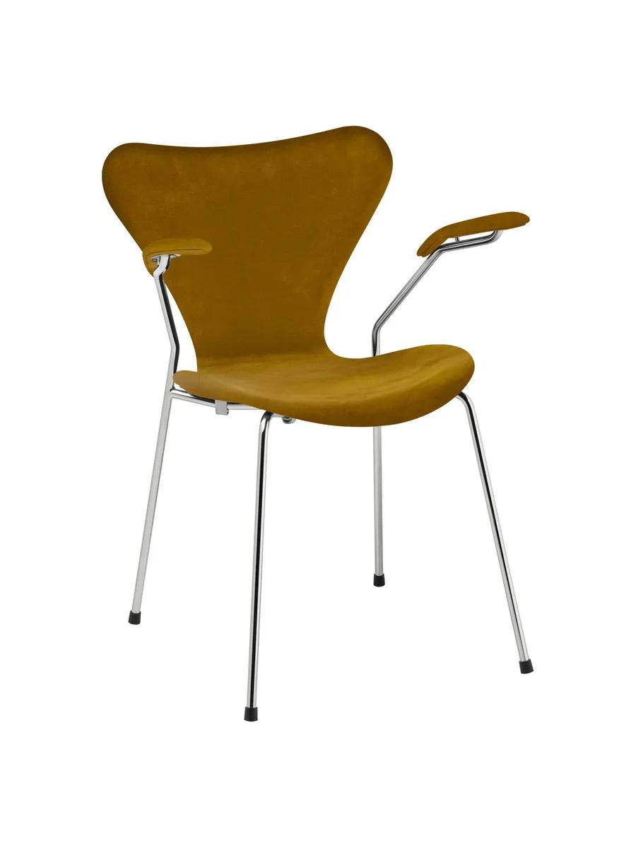 3207 Serie 7 Armstol af Arne Jacobsen Fuldpolstret / Belfast (velour) / Soft ochre - Jacobsen Plus