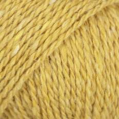DROPS Soft Tweed 13 Lemon pie Indhold: 50% Uld, 25% Alpaca, 25% Viscose Garngruppe: B (20 - 22 masker) / 8 ply / DK Vægt/længde: 50 g = ca. 130 meter Anbefalede pinde: 4.00 mm Strikkefasthed: 10 x 10 cm = 21 m x 28 p Håndvask, max 30°C / Tørres fladt / Kan filtes.