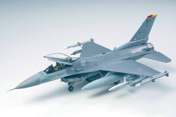 Byggmodell Radiostyrt flygplan, F-16 CJ Fighting Falcon, 1:48, Tamiya, 434162