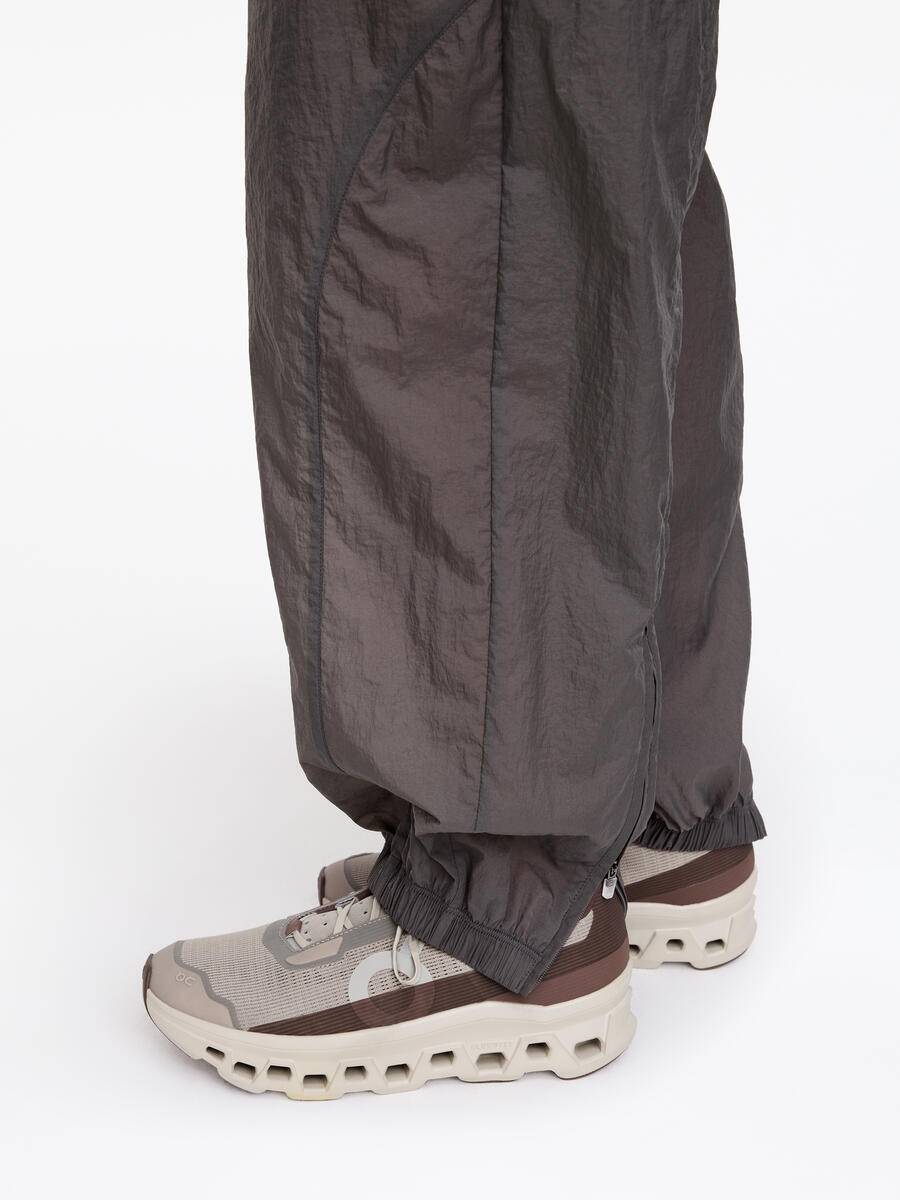 ARKET ON Cloudmonster Void Trainers -Purple, 41