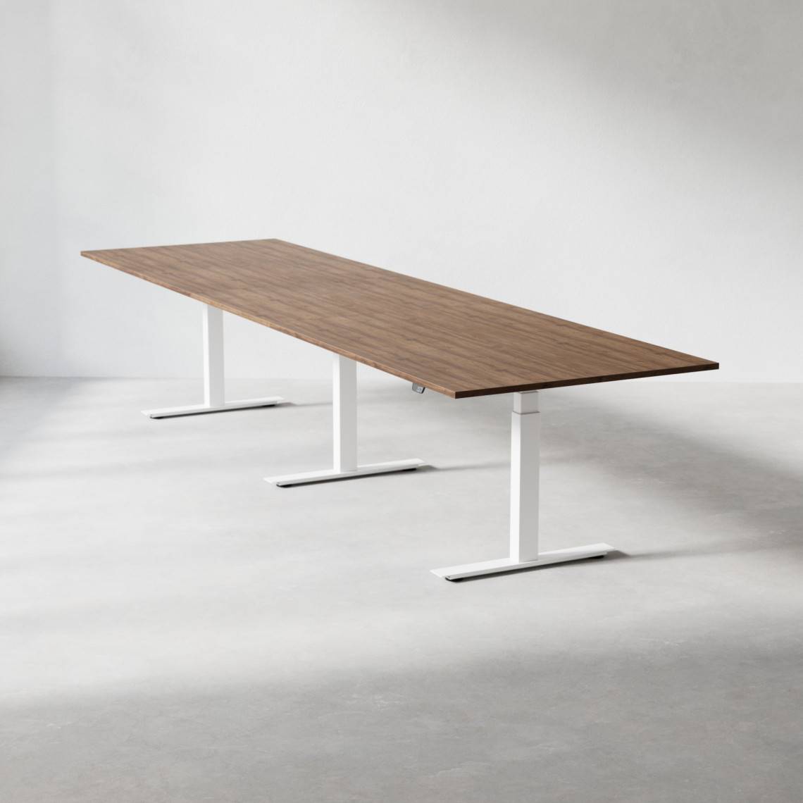 Hæve sænke konferencebord Modul, Størrelse 280 cm, Farve Valnød, Ben Hvid.