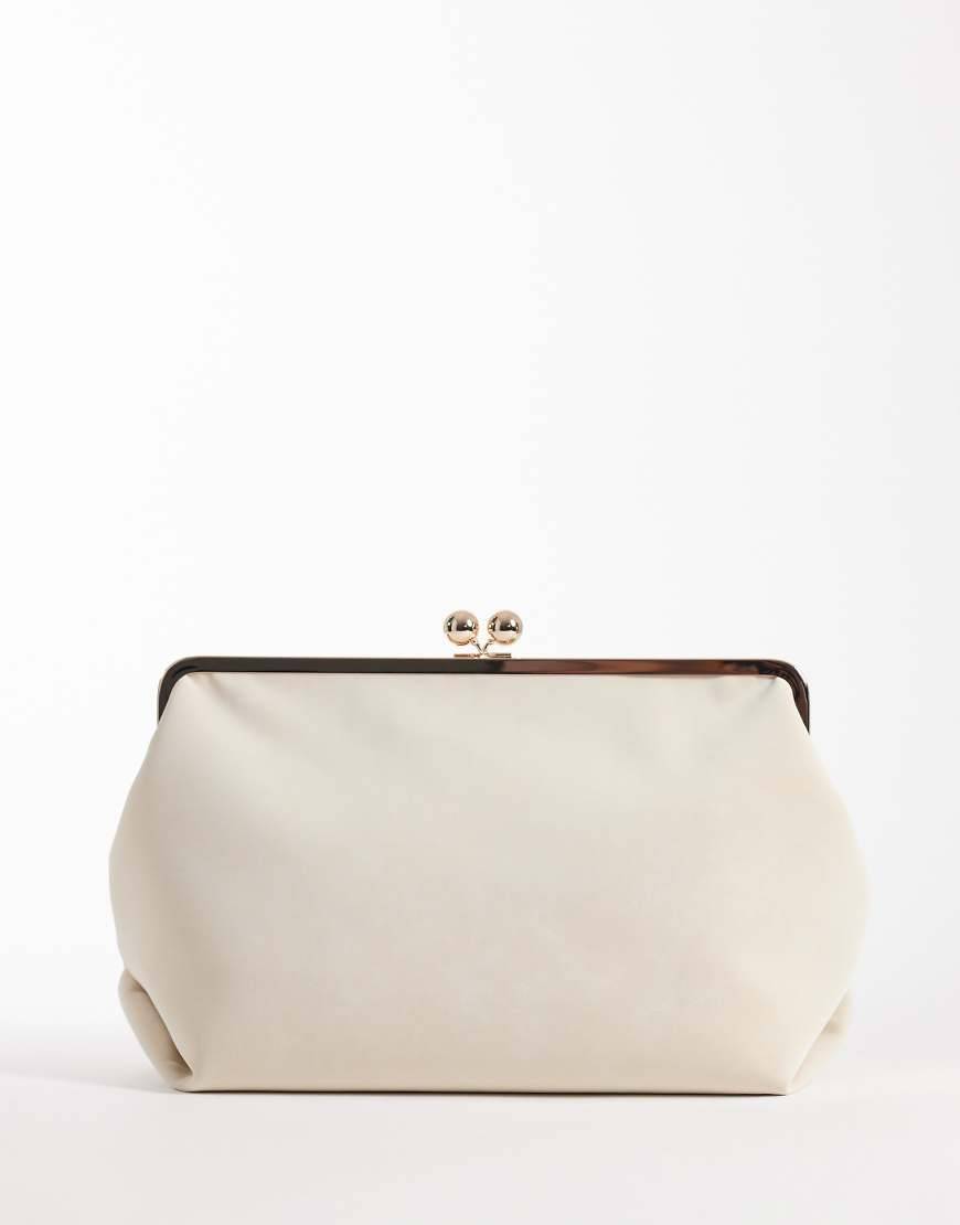 ASOS DESIGN - Cremehvid oversized clutch-taske med rammedetalje og velourfølelse - No Size
