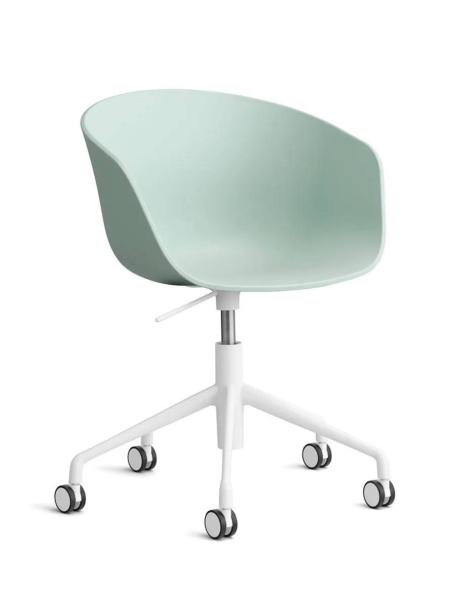 About a Chair AAC52 fra Hay Dusty Mint / Hvid pulverlakeret aluminium - Jacobsen Plus
