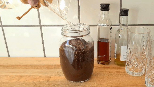 GIF af brygning af Cold Brew - koldbrygget kaffe