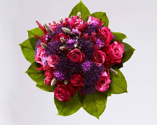 Brudebuket Bloomit Rund Brudebuket i Mørk Rosa & Lilla Nuancer