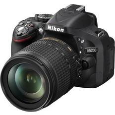 Nikon D5200 Nero Kit AF-S DX 18-105 mm VR Sensore CMOS 24.1 Mpx Display 3' Filmati Full HD Stabilizzato