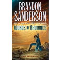 Words of Radiance: Book Two of the Stormlight Archive (Häftad, 2015)