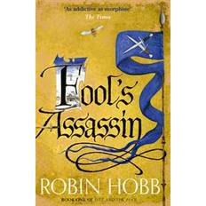 Fool’s Assassin (Fitz and the Fool, Book 1) (Paperback, 2015)