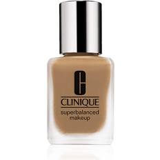 Clinique Superbalanced meikki