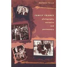 Bøker Family Frames: Photography, Narrative and Postmemory (Heftet, 2012)