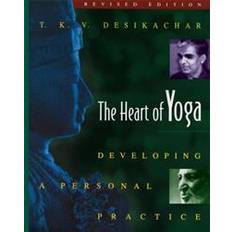 The Heart of Yoga: Developing a Personal Practice (Tapa blanda, 1999)