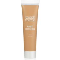 Models Own Runway Matte Foundation Honey Light