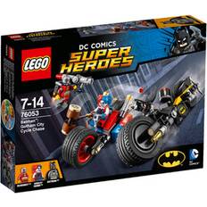 Lego super heroes batman LEGO Super Heroes DC Comics Batman Gotham City Cycle Chase 76053