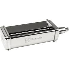 Assistant Spaghetti Cutter