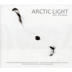 Arctic Light: photographs from Greenland and the frozen north (Indbundet, 2009)