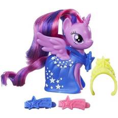 Hasbro My Little Pony Runway Fashions Set with Princess Twilight Sparkle Figure B9623