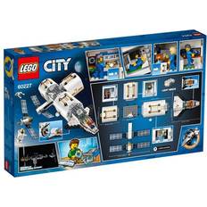 Lego space station LEGO City Lunar Space Station 60227