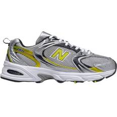 Sport Shoes New Balance 530 - Team Away Grey with Sulphur Yellow