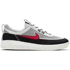 Nike Free Trainers Nike SB Nyjah Free 2 M - Black/Metallic Silver/Black/Sport Red