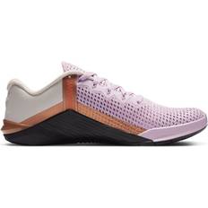 40 - Nike Metcon Sko Nike Metcon 6 W - Light Arctic Pink/Black/Metallic Copper/Hyper Crimson