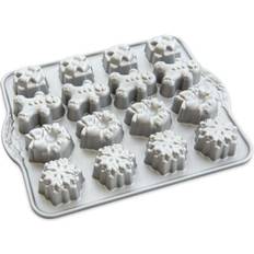 Nordic Ware Holiday Teacakes Cakelet Cake Pan