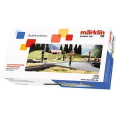 Märklin Start Up Fully Automatic Railroad Grade Crossing 1:87