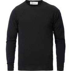 Classic Lundy Pullover - Black