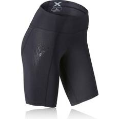 Compression Shorts 2XU Motion Mid-Rise Compression Short Women - Black/Dotted Black Logo