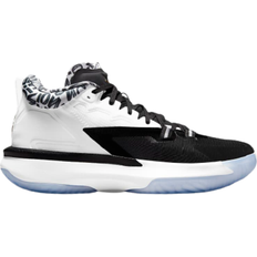 50 ⅔ Zapatillas de Baloncesto Nike Zion 1 Black White