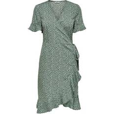 Röyhelöt Mekot Only Olivia S/S Wrap Dress - Wvn Green