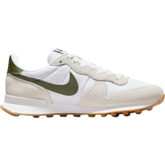 NIKE Internationalist W - White/Summit White/Gum Light Brown/Rough Green