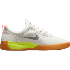 Nike SB Nyjah Free 2 - Summit White/Bright Crimson/Black