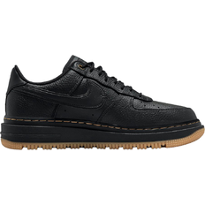 Herren - Nike Air Force 1 - Schwarz Schuhe NIKE Air Force 1 Luxe M - Black/Bucktan/Gum Yellow