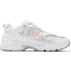 Schoenen New Balance 530 W - White