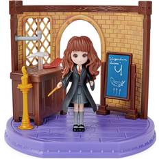 Play Set Spin Master Wizarding World Harry Potter Magical Minis Charms Classroom with Exclusive Hermione Granger Figure & Accessories