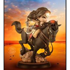 Q fig Q-Fig Max Wonder Woman Vinyl Figure