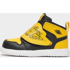 Barnesko Nike Sky Jordan 1 - Black/White/University Gold