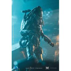 1 18 scale action figures AVP 2 Unmasked Wolf Predator 1:18 Scale Figure Previews Exclusive