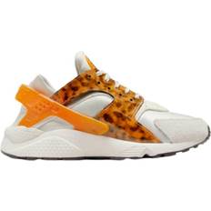 Nike Air Huarache W - Phantom/Velvet Brown/Light Bone/Light Curry