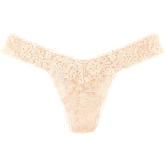 Hanky Panky Daily Lace Low Rise Thong - Vanilla