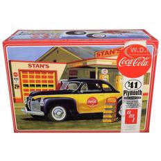 Véhicules Jouet Amt Skill 3 Model Kit 1941 Plymouth Coupe with 4 Bottle Crates 'Coca-Cola' 1/25 Scale Model