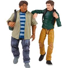 Actionfigurer Hasbro Spider-Man Homecoming Marvel Legends Ned Leeds and Peter Parker 6-inch Action Figure 2-Pack