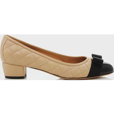 42 ⅔ Pumps Ferragamo Vara Quilted - Cream/Nero