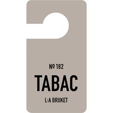 L:A Bruket Ljusstakar, Ljus & Doft L:A Bruket Fragrance tag Tabac Doftljus