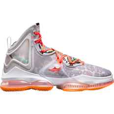 51 ⅓ Chaussures de Basket Nike LeBron 19 - Grey Fog/Total Orange/Bright Crimson/Roma Green