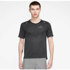 Nike techknit dri fit adv Nike T-shirt Dri-FIT ADV Run Division Techknit dm4765-010 Størrelse